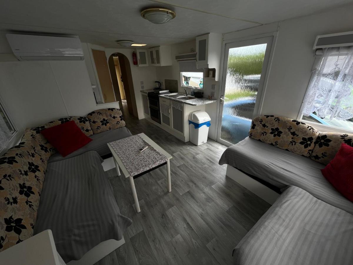 Autocamp Free Star - Mobilheimy Apartment สตราโคตีน ภายนอก รูปภาพ