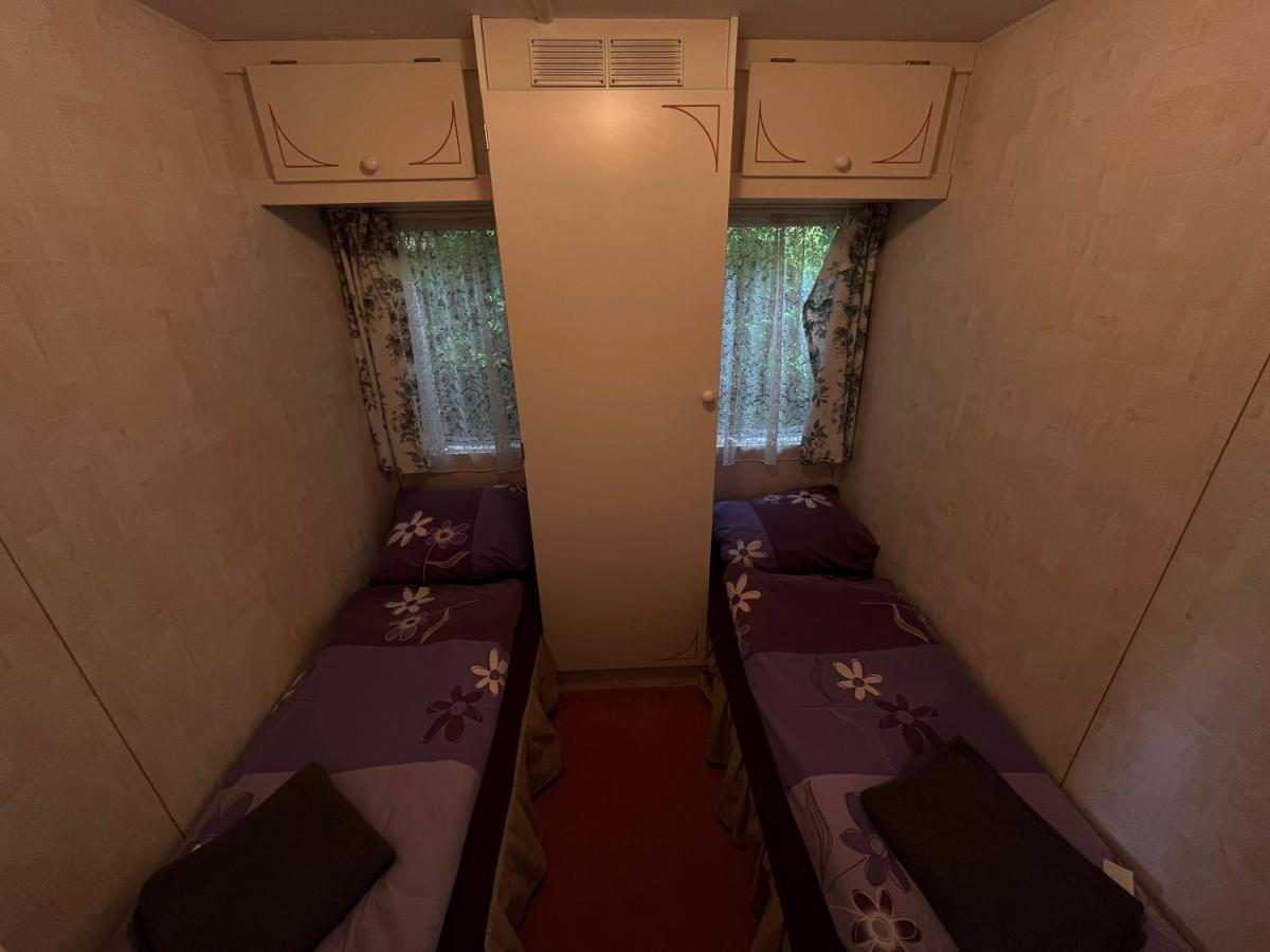 Autocamp Free Star - Mobilheimy Apartment สตราโคตีน ภายนอก รูปภาพ